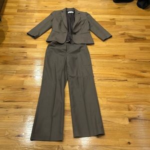 Jones New York suit size 4